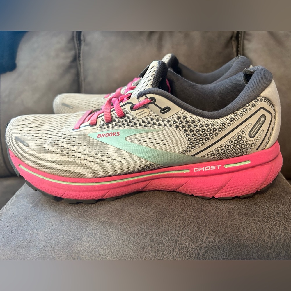 Brooks Ghost 14 Womens Size 9.5 B Shoes Running Sneakers 1203561B024 Grey/Pink